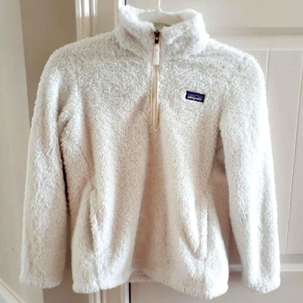 Patagonia kids white fluffy zip up jacket